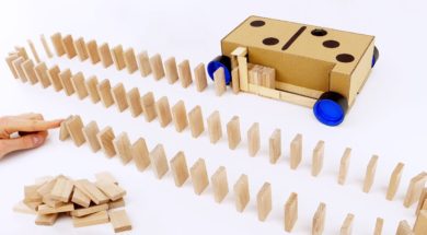 ドミノを自動的に並べるマシンを作る！